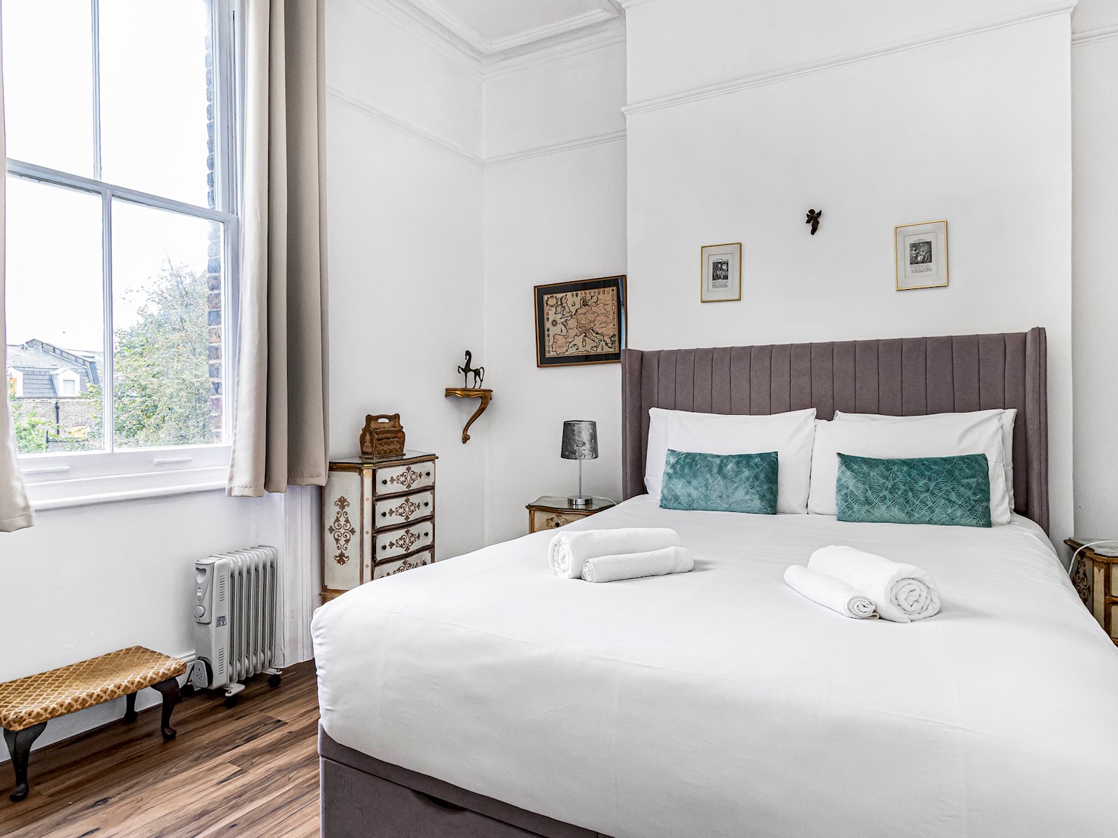Spacious London Flat | Near Primrose Hill & Camden - Pass the Keys in Flat 3, 18 Lawn Road, NW3 2XR NW3 2XR - Property image 8 - VivreStays
