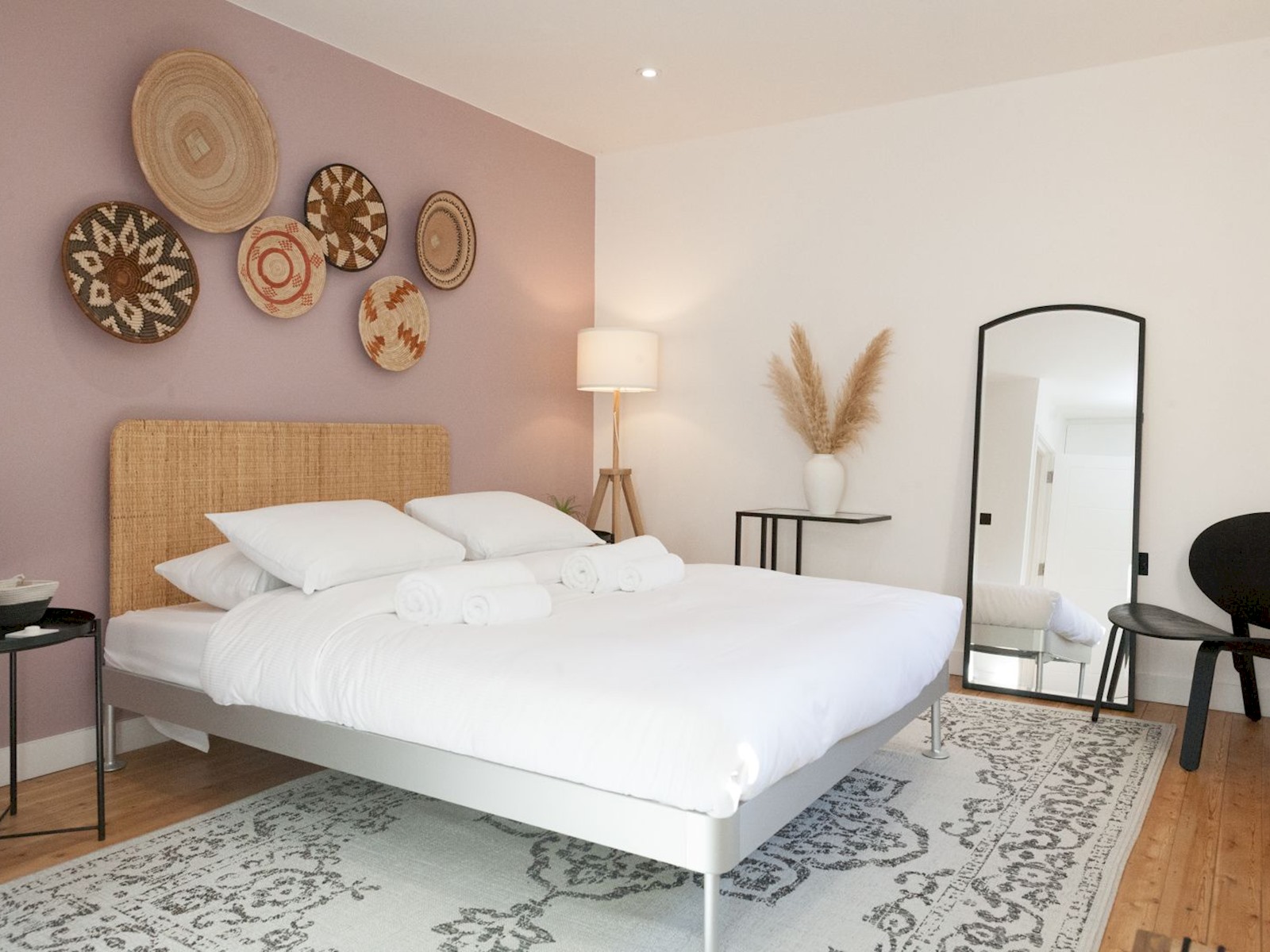 Designer 2 Storey Garden House - Pass the Keys in 17 Wine Cl E1W 3RQ - Property image 22 - VivreStays