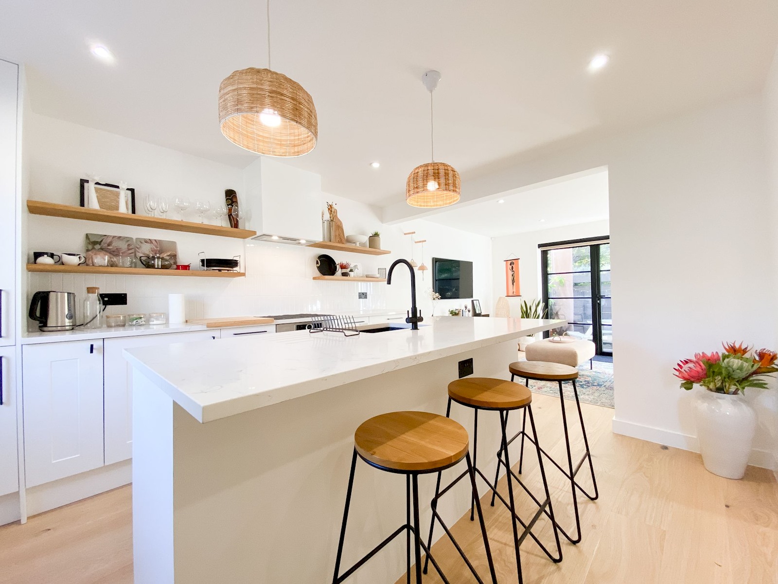 Designer 2 Storey Garden House - Pass the Keys in 17 Wine Cl E1W 3RQ - Property image 51 - VivreStays