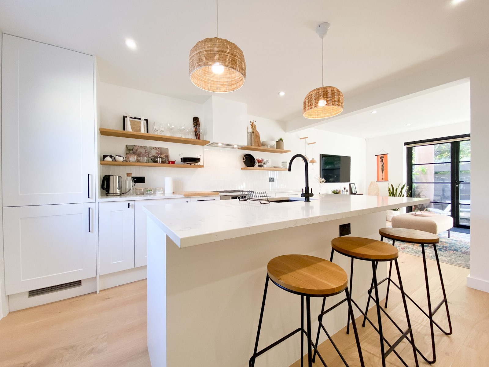 Designer 2 Storey Garden House - Pass the Keys in 17 Wine Cl E1W 3RQ - Property image 53 - VivreStays
