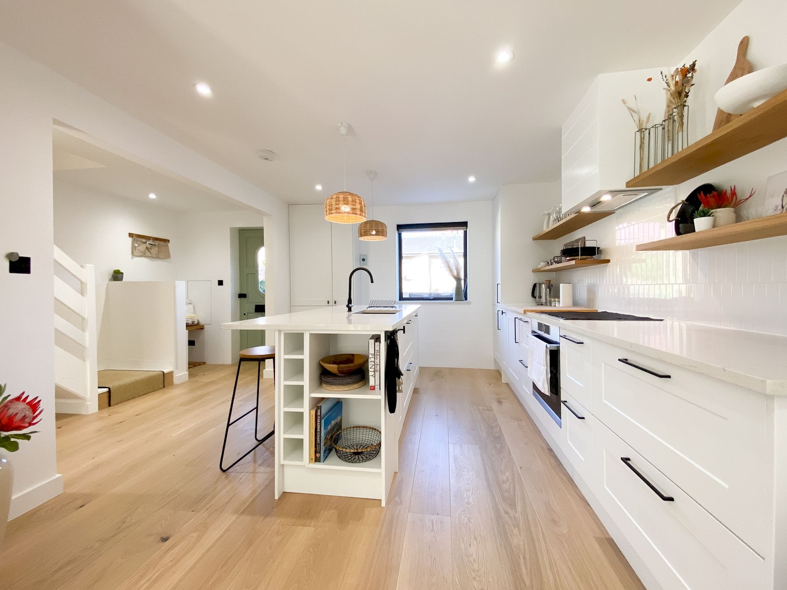 Designer 2 Storey Garden House - Pass the Keys in 17 Wine Cl E1W 3RQ - Property image 64 - VivreStays