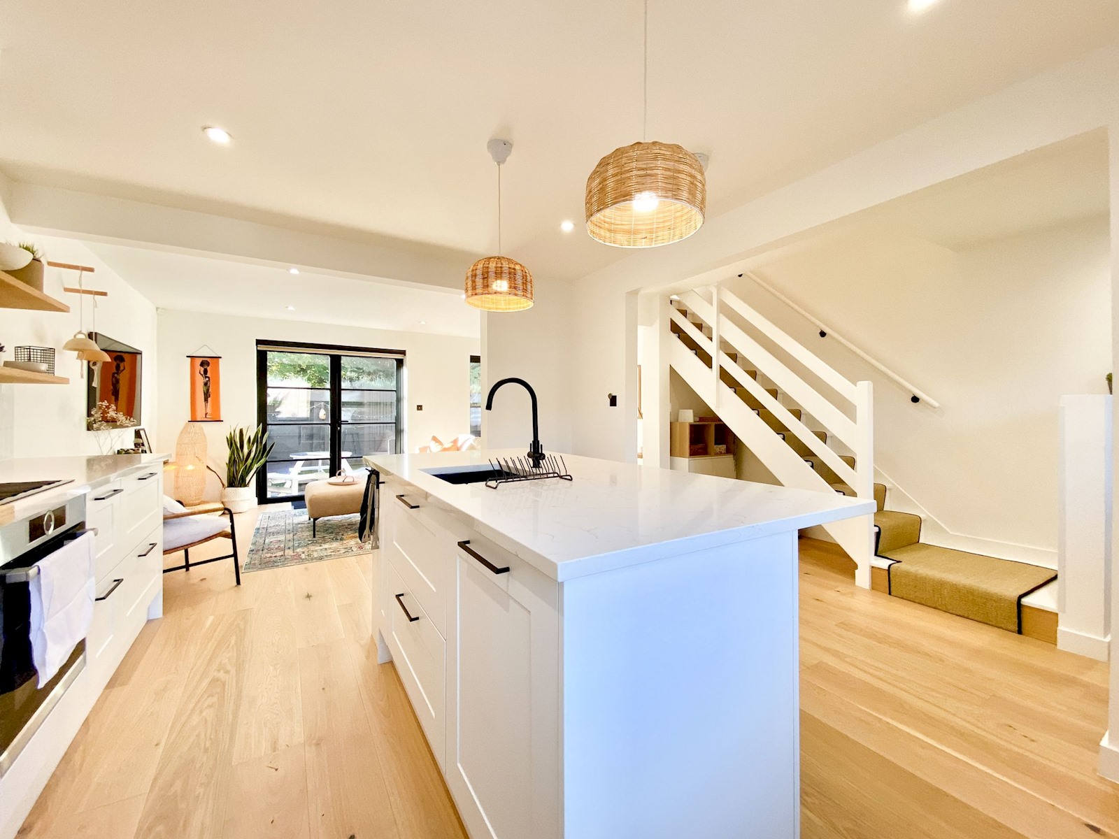 Designer 2 Storey Garden House - Pass the Keys in 17 Wine Cl E1W 3RQ - Property image 65 - VivreStays