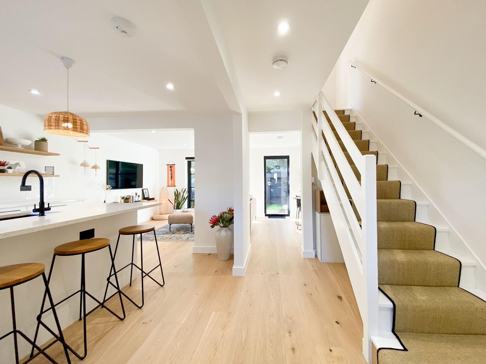 Designer 2 Storey Garden House - Pass the Keys in 17 Wine Cl E1W 3RQ - Property image 66 - VivreStays