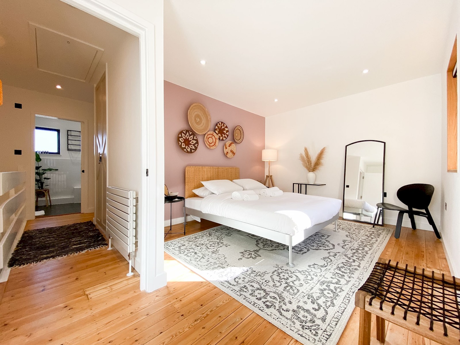 Designer 2 Storey Garden House - Pass the Keys in 17 Wine Cl E1W 3RQ - Property image 68 - VivreStays