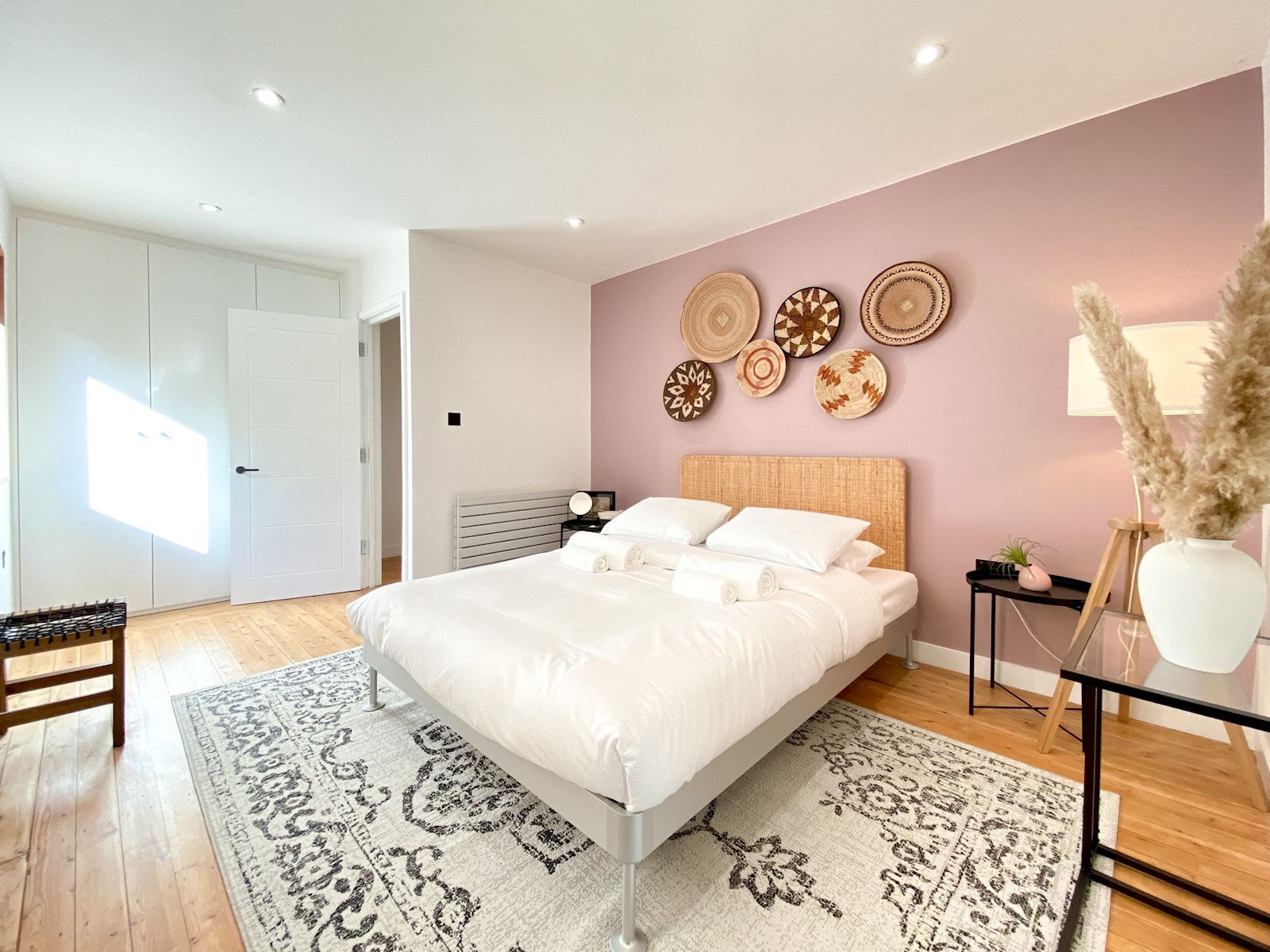 Designer 2 Storey Garden House - Pass the Keys in 17 Wine Cl E1W 3RQ - Property image 69 - VivreStays