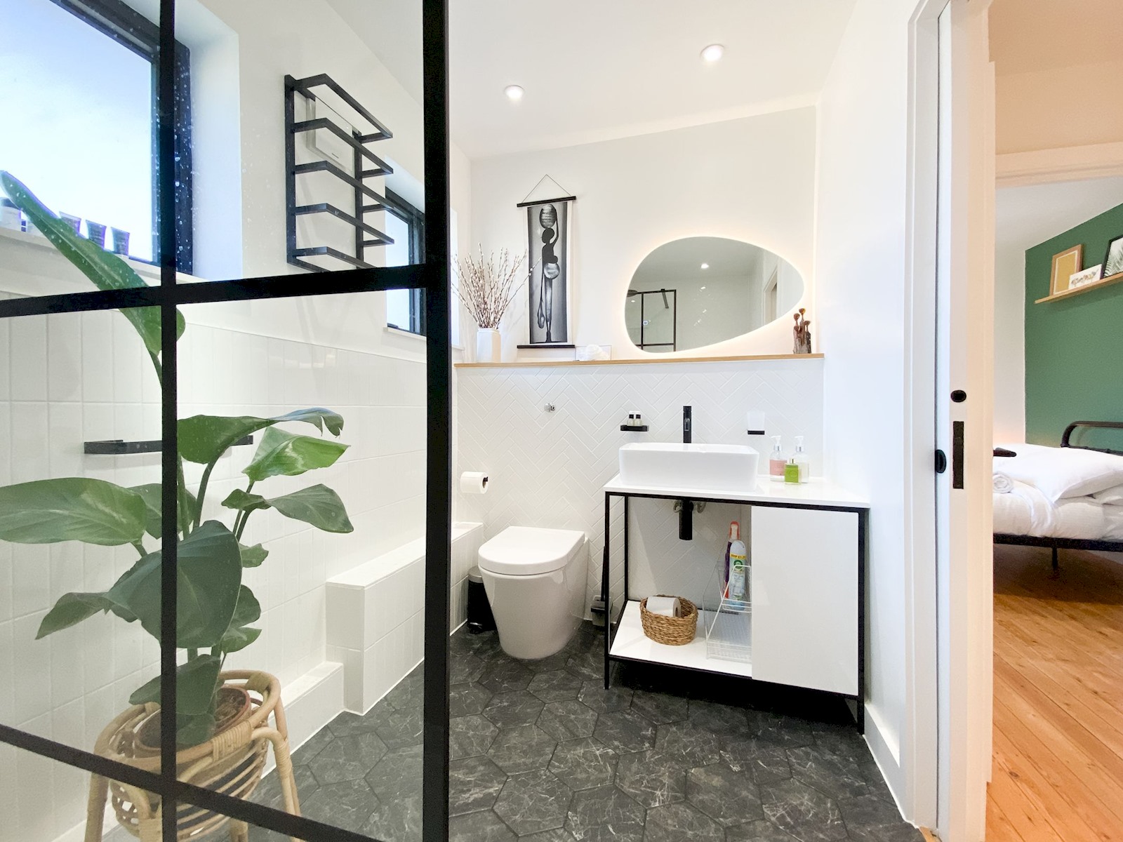 Designer 2 Storey Garden House - Pass the Keys in 17 Wine Cl E1W 3RQ - Property image 73 - VivreStays