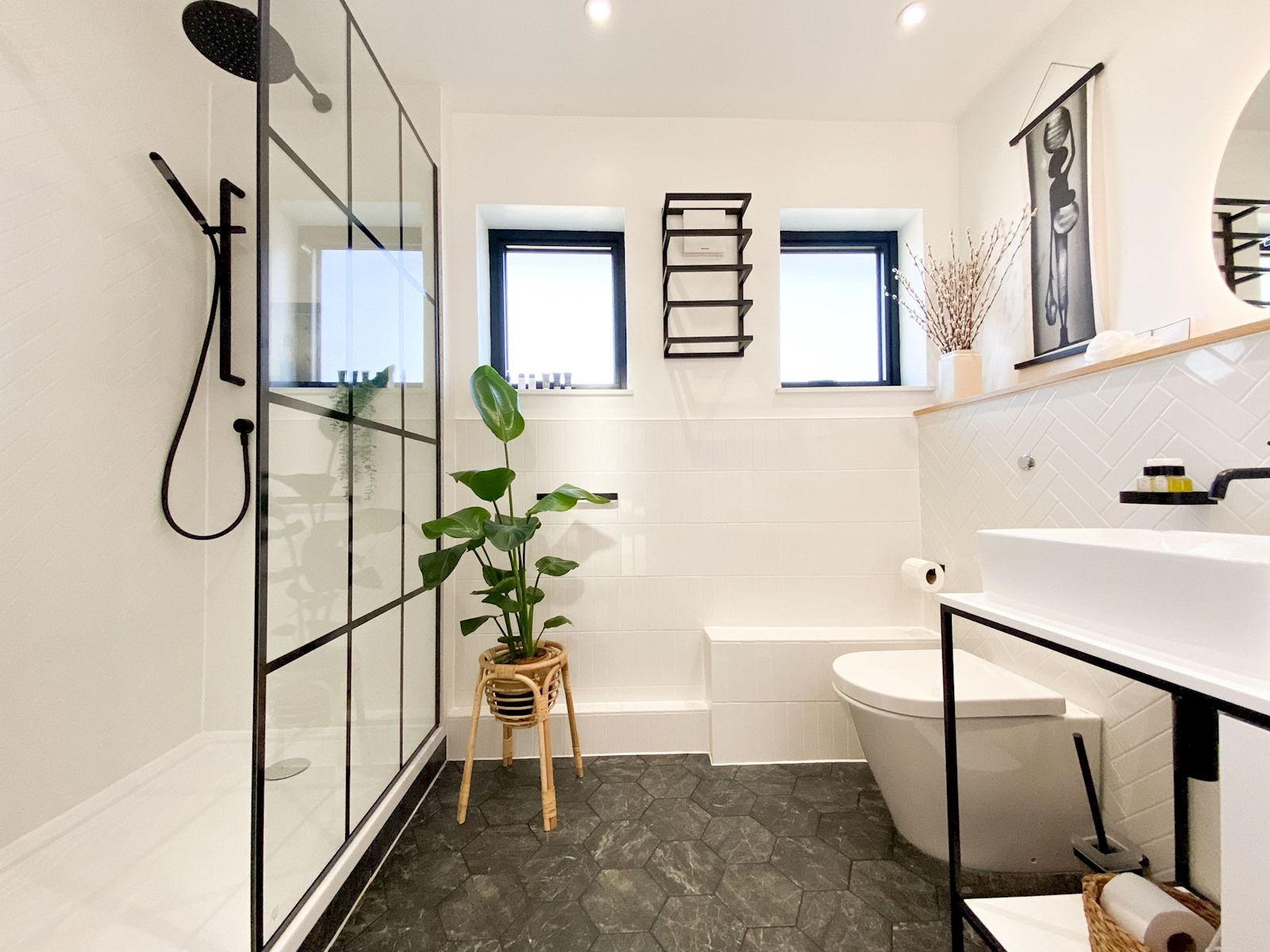 Designer 2 Storey Garden House - Pass the Keys in 17 Wine Cl E1W 3RQ - Property image 75 - VivreStays