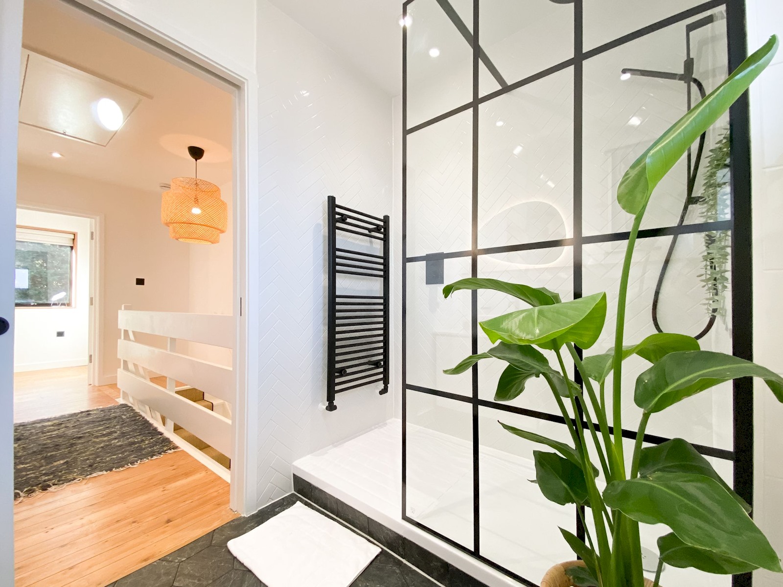 Designer 2 Storey Garden House - Pass the Keys in 17 Wine Cl E1W 3RQ - Property image 76 - VivreStays