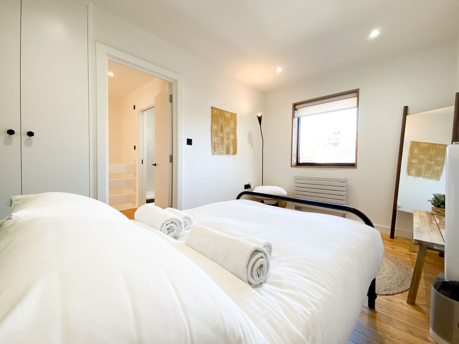 Designer 2 Storey Garden House - Pass the Keys in 17 Wine Cl E1W 3RQ - Property image 81 - VivreStays