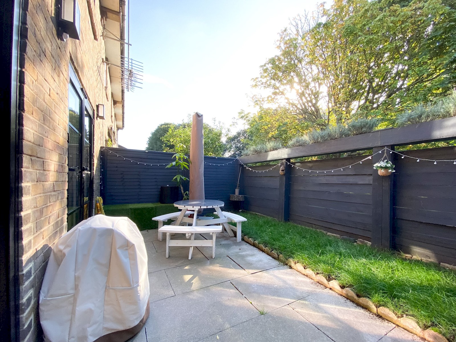 Designer 2 Storey Garden House - Pass the Keys in 17 Wine Cl E1W 3RQ - Property image 90 - VivreStays