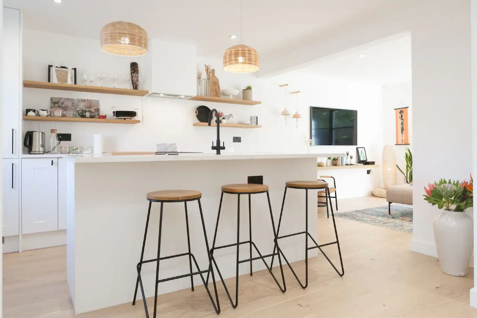 Designer 2 Storey Garden House - Pass the Keys in 17 Wine Cl E1W 3RQ - Property image 21 - VivreStays