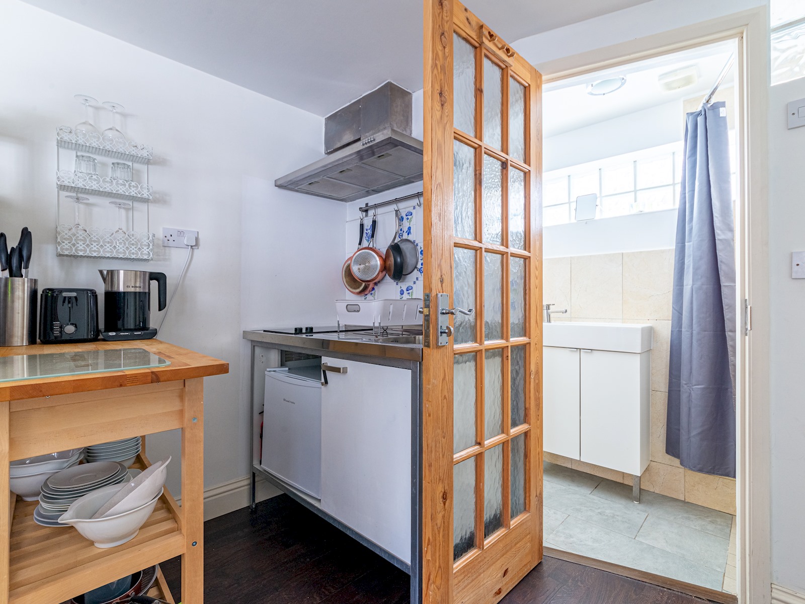Cozy Brixton Hideaway – Cute & Convenient Stay - Pass the Keys in 14 Bonham Rd, Ground Floor Flat, Brixton, London SW2 5HF, UK SW2 5HF - Property image 13 - VivreStays