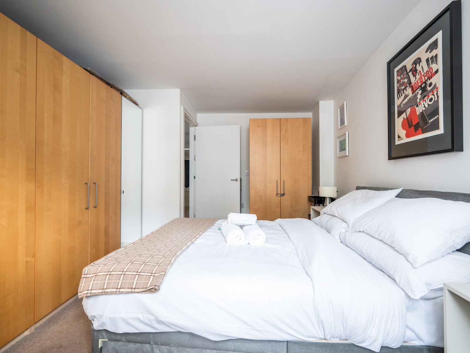 View Comfortable flat in Central London - Pass the Keys in Flat 11, 167 Bermondsey Street, London SE1 3UF SE1 3UF Comfortable flat in Central London - Pass the Keys in Flat 11, 167 Bermondsey Street, London SE1 3UF SE1 3UF - Property image 44 - VivreStays