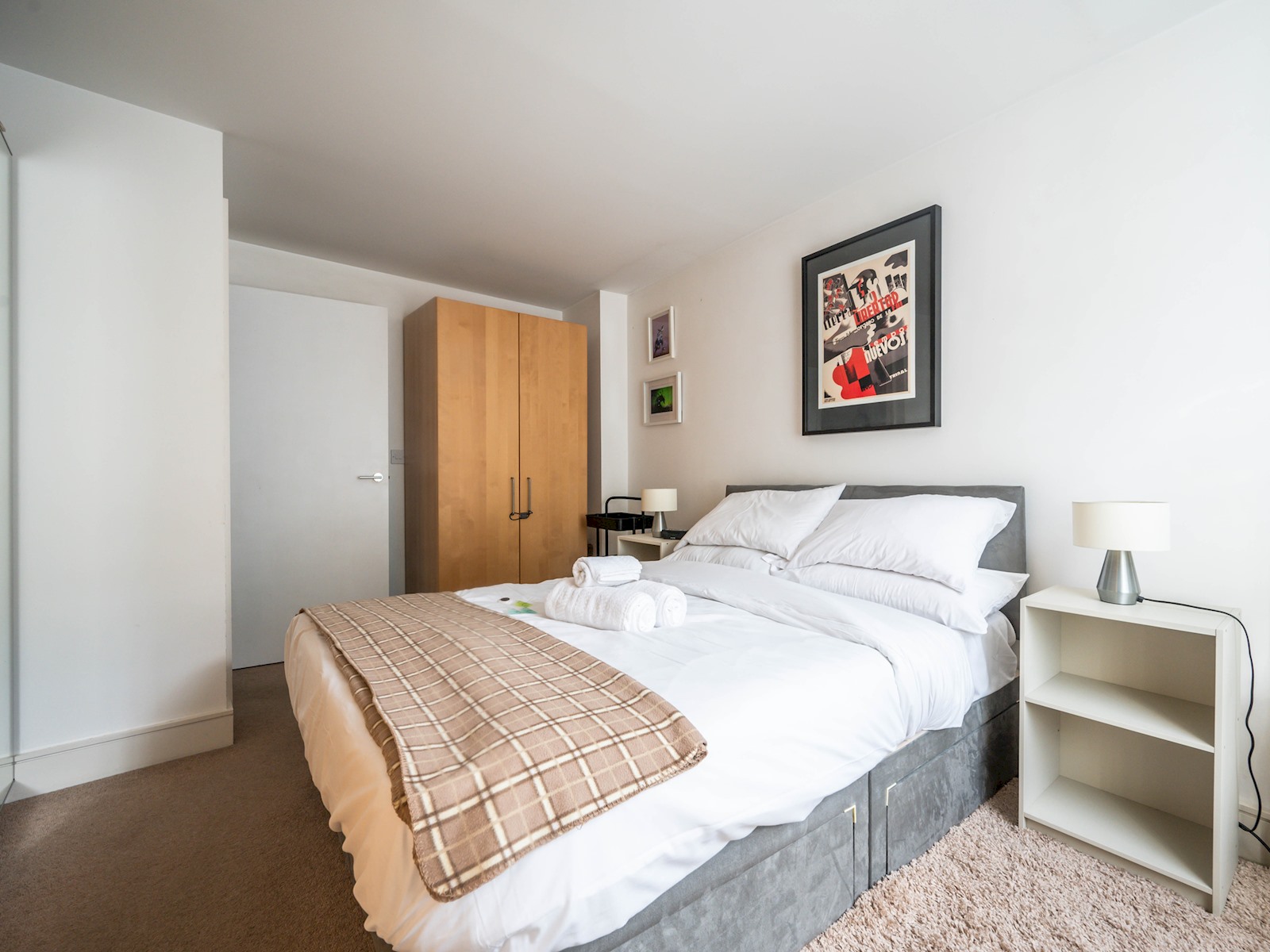 View Comfortable flat in Central London - Pass the Keys in Flat 11, 167 Bermondsey Street, London SE1 3UF SE1 3UF Comfortable flat in Central London - Pass the Keys in Flat 11, 167 Bermondsey Street, London SE1 3UF SE1 3UF - Property image 8 - VivreStays