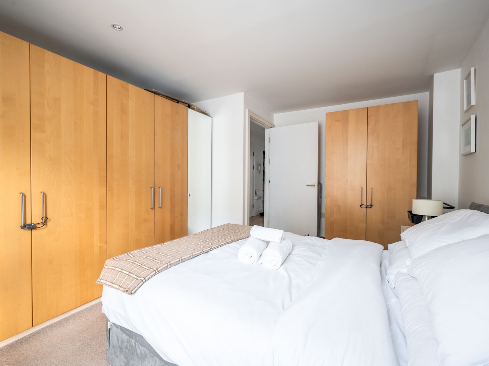 View Comfortable flat in Central London - Pass the Keys in Flat 11, 167 Bermondsey Street, London SE1 3UF SE1 3UF Comfortable flat in Central London - Pass the Keys in Flat 11, 167 Bermondsey Street, London SE1 3UF SE1 3UF - Property image 43 - VivreStays