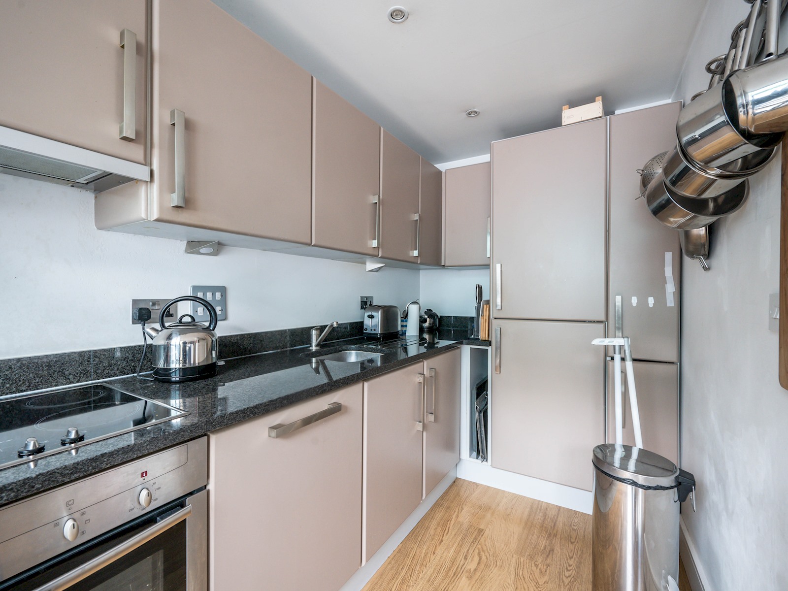 View Comfortable flat in Central London - Pass the Keys in Flat 11, 167 Bermondsey Street, London SE1 3UF SE1 3UF Comfortable flat in Central London - Pass the Keys in Flat 11, 167 Bermondsey Street, London SE1 3UF SE1 3UF - Property image 3 - VivreStays