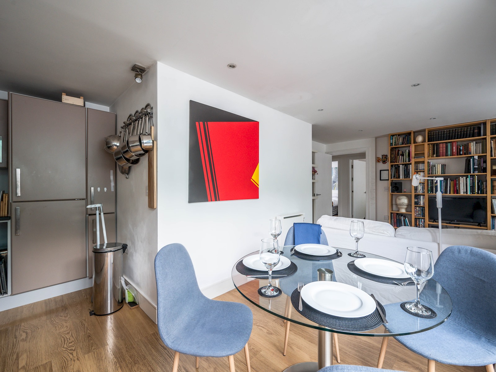 View Comfortable flat in Central London - Pass the Keys in Flat 11, 167 Bermondsey Street, London SE1 3UF SE1 3UF Comfortable flat in Central London - Pass the Keys in Flat 11, 167 Bermondsey Street, London SE1 3UF SE1 3UF - Property image 34 - VivreStays