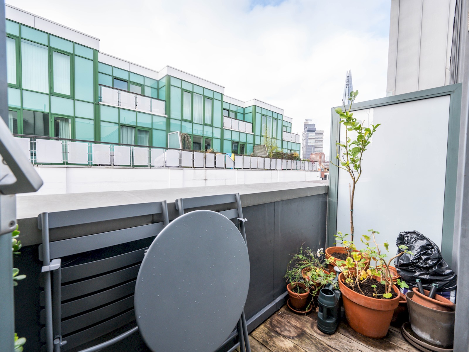 View Comfortable flat in Central London - Pass the Keys in Flat 11, 167 Bermondsey Street, London SE1 3UF SE1 3UF Comfortable flat in Central London - Pass the Keys in Flat 11, 167 Bermondsey Street, London SE1 3UF SE1 3UF - Property image 15 - VivreStays