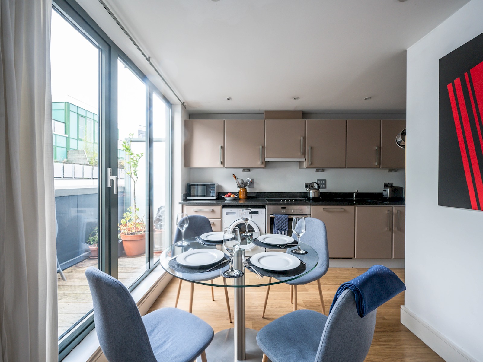 View Comfortable flat in Central London - Pass the Keys in Flat 11, 167 Bermondsey Street, London SE1 3UF SE1 3UF Comfortable flat in Central London - Pass the Keys in Flat 11, 167 Bermondsey Street, London SE1 3UF SE1 3UF - Property image 36 - VivreStays