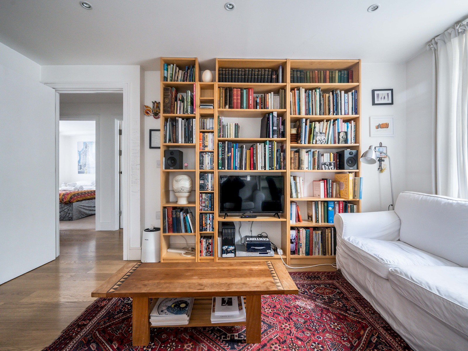View Comfortable flat in Central London - Pass the Keys in Flat 11, 167 Bermondsey Street, London SE1 3UF SE1 3UF Comfortable flat in Central London - Pass the Keys in Flat 11, 167 Bermondsey Street, London SE1 3UF SE1 3UF - Property image 33 - VivreStays