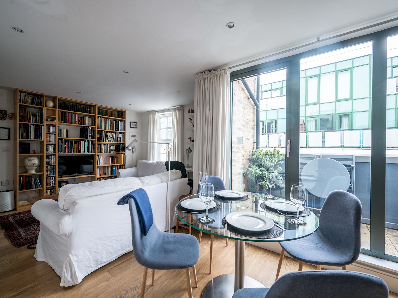 View Comfortable flat in Central London - Pass the Keys in Flat 11, 167 Bermondsey Street, London SE1 3UF SE1 3UF Comfortable flat in Central London - Pass the Keys in Flat 11, 167 Bermondsey Street, London SE1 3UF SE1 3UF - Property image 5 - VivreStays