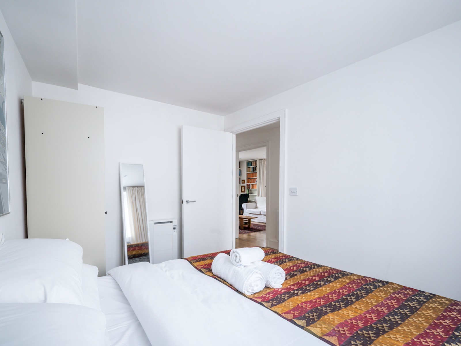 View Comfortable flat in Central London - Pass the Keys in Flat 11, 167 Bermondsey Street, London SE1 3UF SE1 3UF Comfortable flat in Central London - Pass the Keys in Flat 11, 167 Bermondsey Street, London SE1 3UF SE1 3UF - Property image 51 - VivreStays
