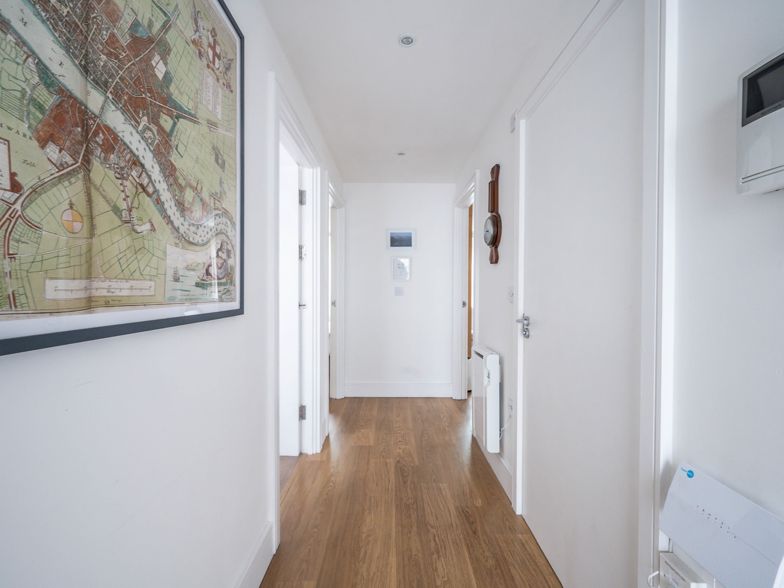 View Comfortable flat in Central London - Pass the Keys in Flat 11, 167 Bermondsey Street, London SE1 3UF SE1 3UF Comfortable flat in Central London - Pass the Keys in Flat 11, 167 Bermondsey Street, London SE1 3UF SE1 3UF - Property image 47 - VivreStays