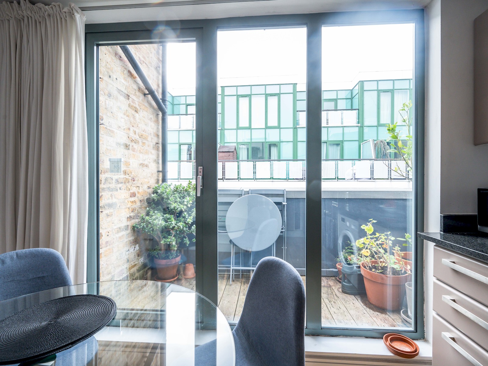 View Comfortable flat in Central London - Pass the Keys in Flat 11, 167 Bermondsey Street, London SE1 3UF SE1 3UF Comfortable flat in Central London - Pass the Keys in Flat 11, 167 Bermondsey Street, London SE1 3UF SE1 3UF - Property image 40 - VivreStays