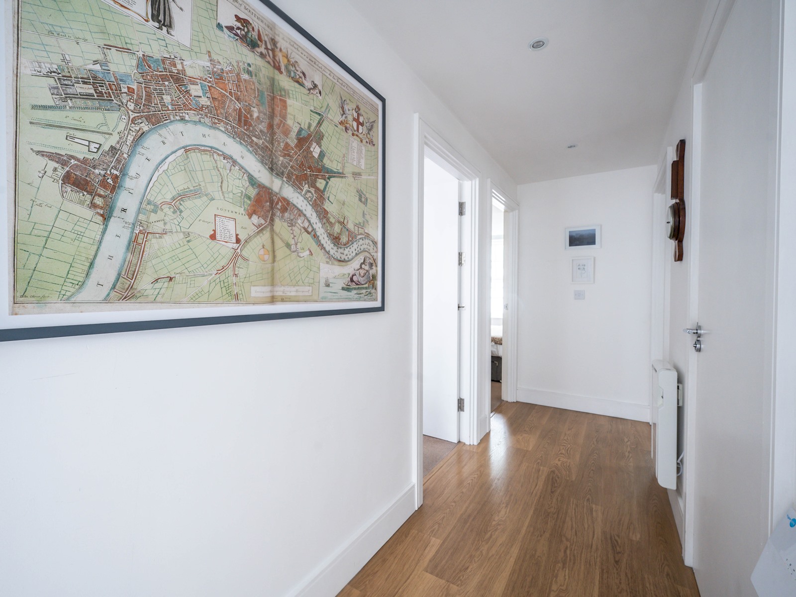 View Comfortable flat in Central London - Pass the Keys in Flat 11, 167 Bermondsey Street, London SE1 3UF SE1 3UF Comfortable flat in Central London - Pass the Keys in Flat 11, 167 Bermondsey Street, London SE1 3UF SE1 3UF - Property image 49 - VivreStays