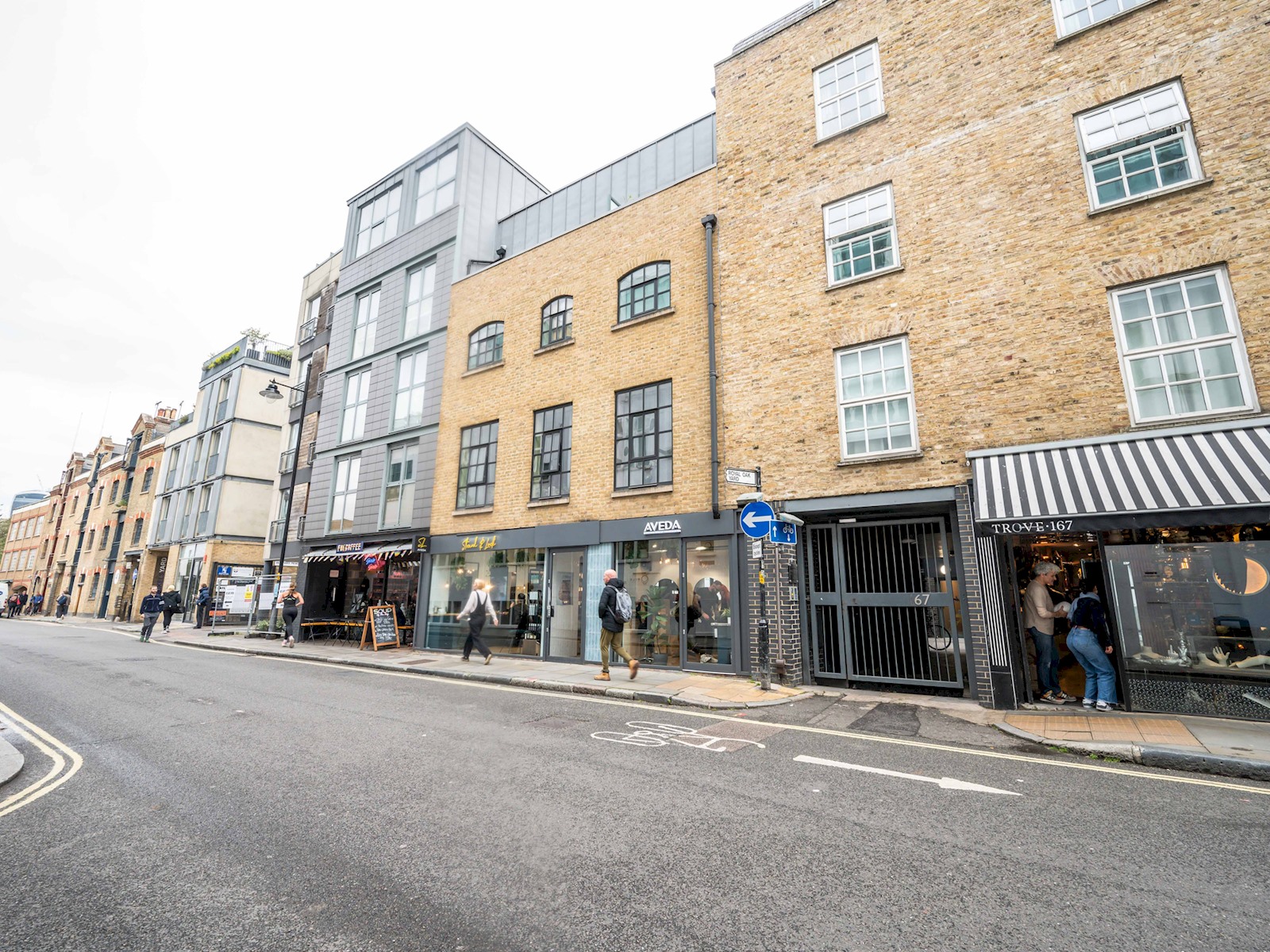View Comfortable flat in Central London - Pass the Keys in Flat 11, 167 Bermondsey Street, London SE1 3UF SE1 3UF Comfortable flat in Central London - Pass the Keys in Flat 11, 167 Bermondsey Street, London SE1 3UF SE1 3UF - Property image 64 - VivreStays
