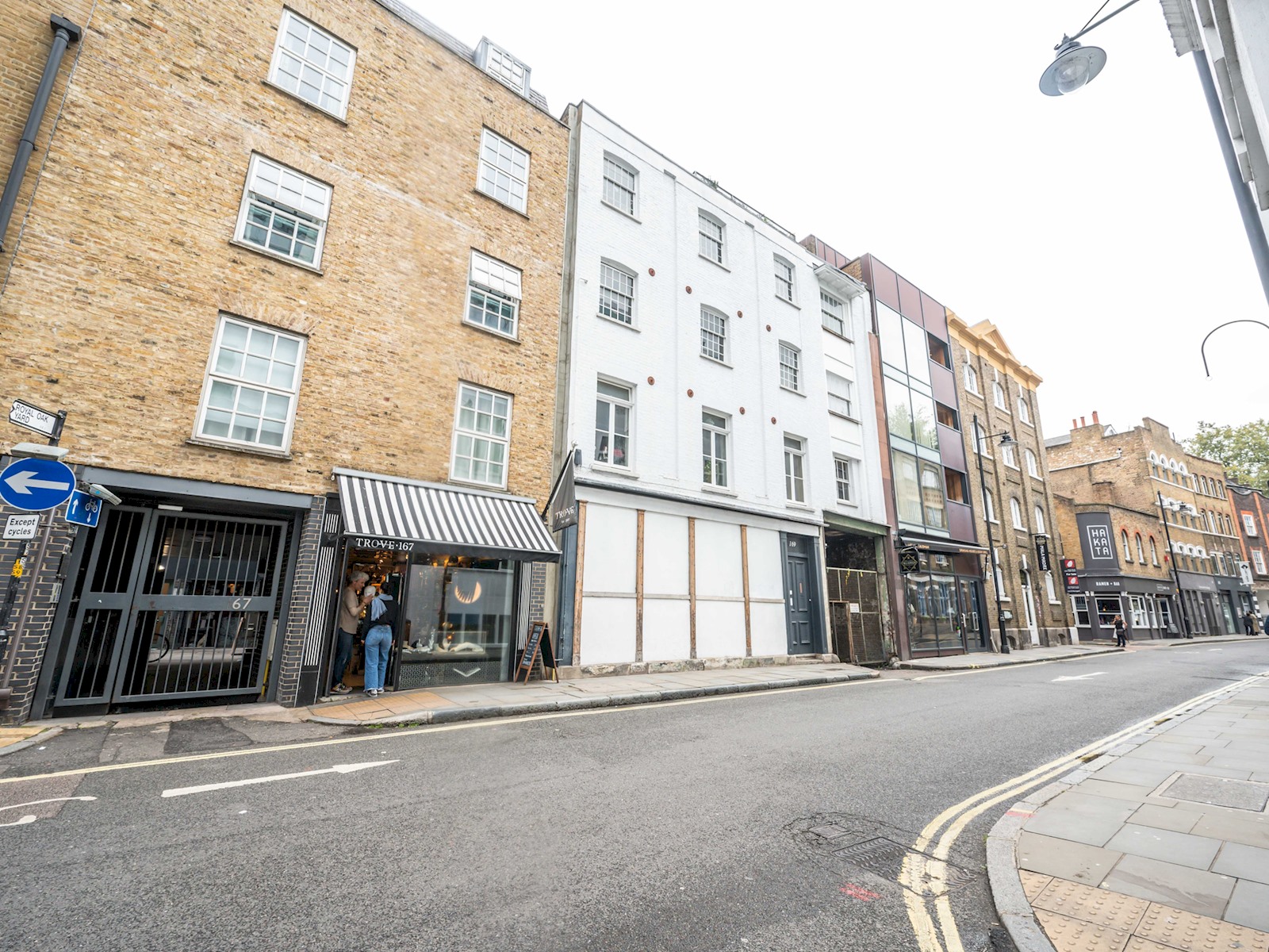 View Comfortable flat in Central London - Pass the Keys in Flat 11, 167 Bermondsey Street, London SE1 3UF SE1 3UF Comfortable flat in Central London - Pass the Keys in Flat 11, 167 Bermondsey Street, London SE1 3UF SE1 3UF - Property image 65 - VivreStays