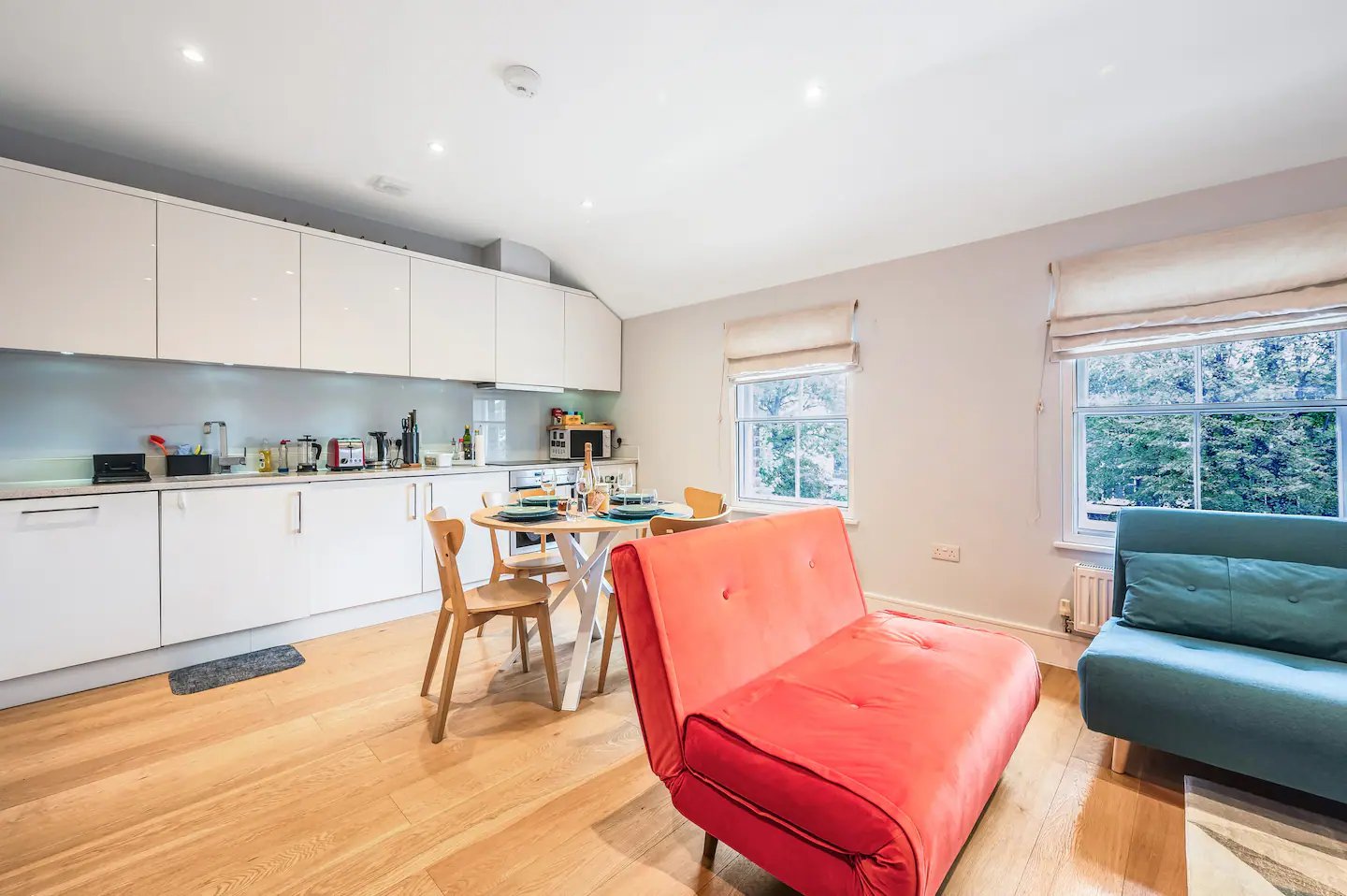 Spacious Elegant Apartment in Shepard's Bush - Pass the Keys in Flat 3, 137 Coningham Road W12 8BU - Property image 6 - VivreStays