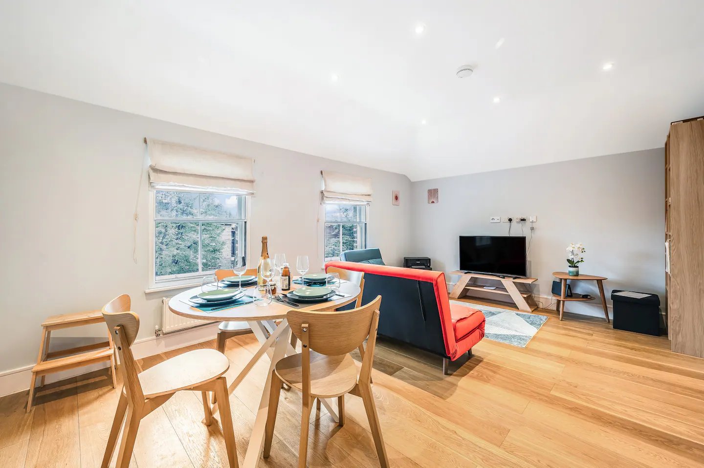 Spacious Elegant Apartment in Shepard's Bush - Pass the Keys in Flat 3, 137 Coningham Road W12 8BU - Property image 12 - VivreStays