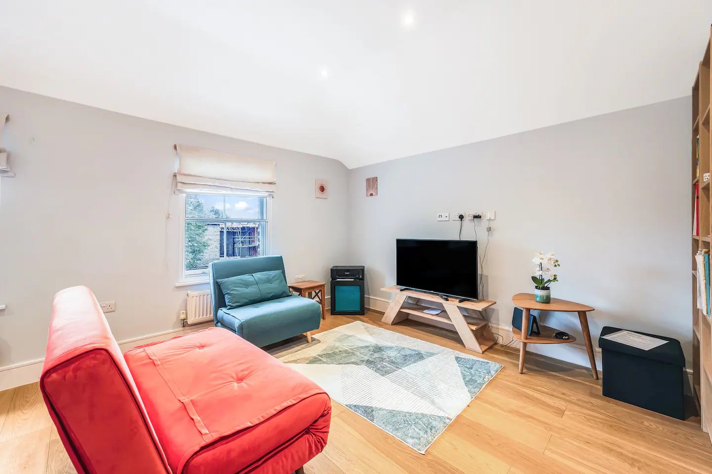 Spacious Elegant Apartment in Shepard's Bush - Pass the Keys in Flat 3, 137 Coningham Road W12 8BU - Property image 7 - VivreStays