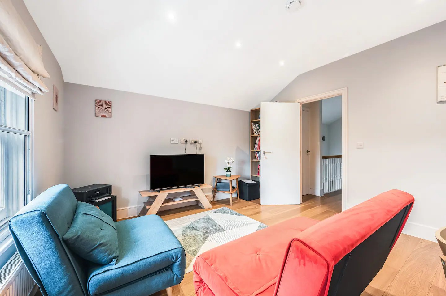 Spacious Elegant Apartment in Shepard's Bush - Pass the Keys in Flat 3, 137 Coningham Road W12 8BU - Property image 8 - VivreStays