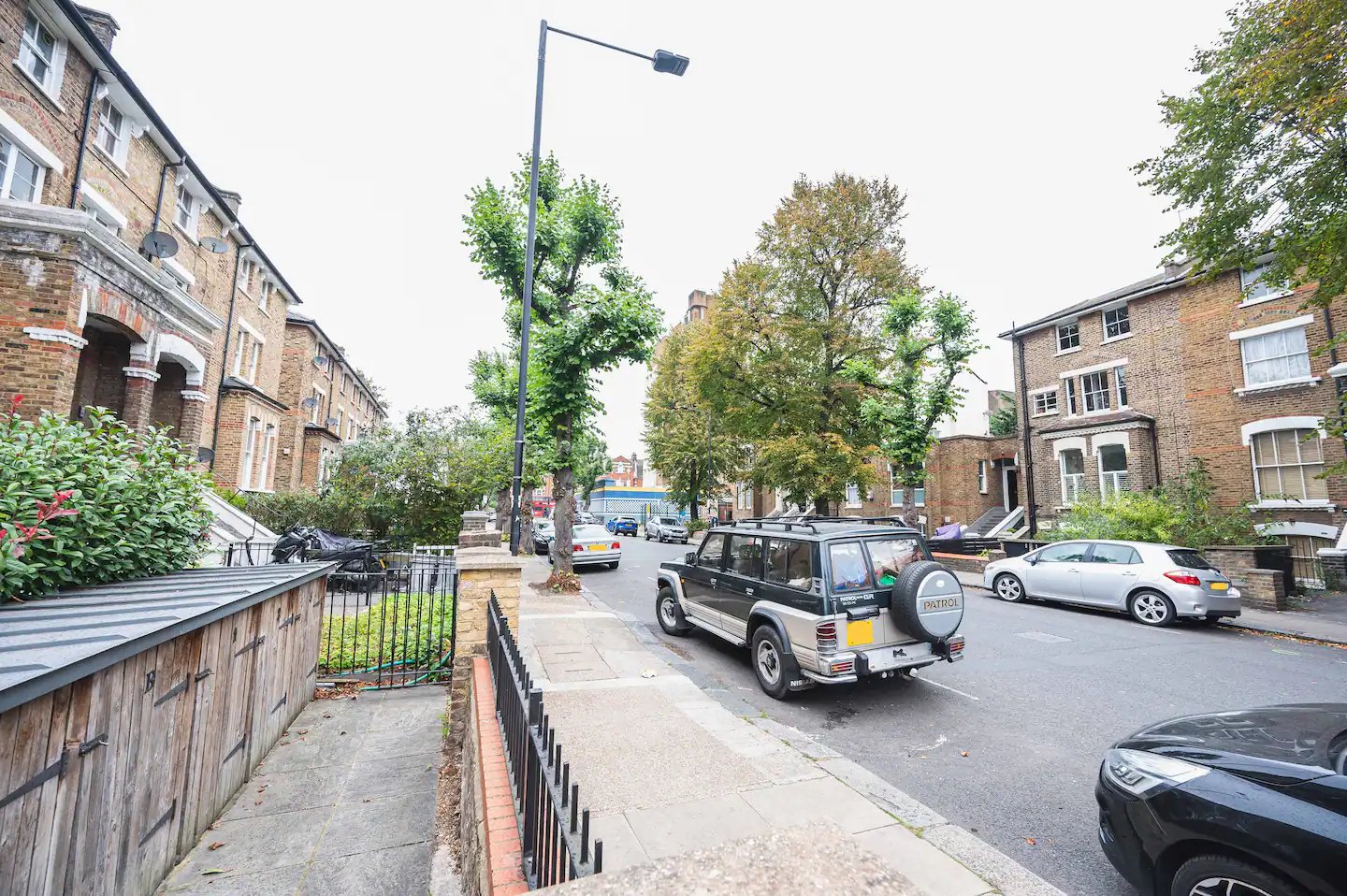 Spacious Elegant Apartment in Shepard's Bush - Pass the Keys in Flat 3, 137 Coningham Road W12 8BU - Property image 20 - VivreStays