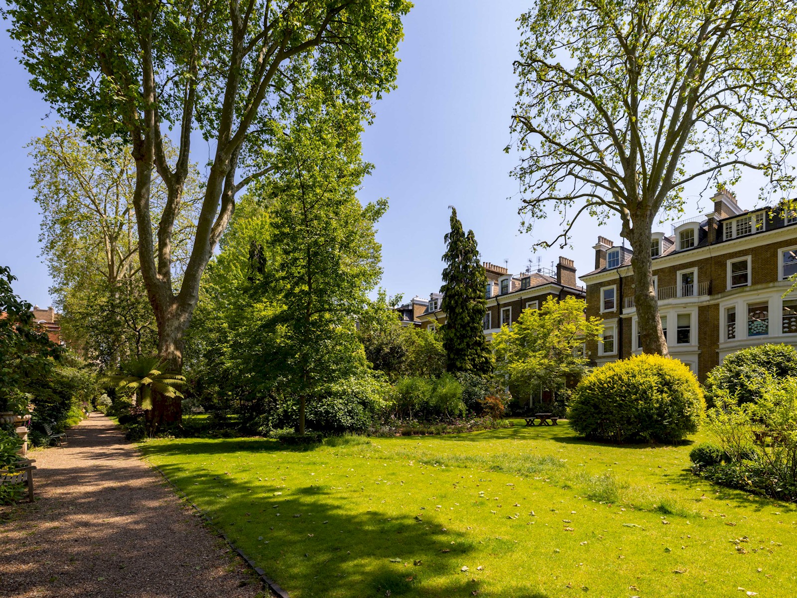 View Sophisticated Studio in South Kensington - Pass the Keys in Flat 4, 65 Harrington Gardens, London, SW7 4JZ SW7 4JZ Sophisticated Studio in South Kensington - Pass the Keys in Flat 4, 65 Harrington Gardens, London, SW7 4JZ SW7 4JZ - Property image 23 - VivreStays