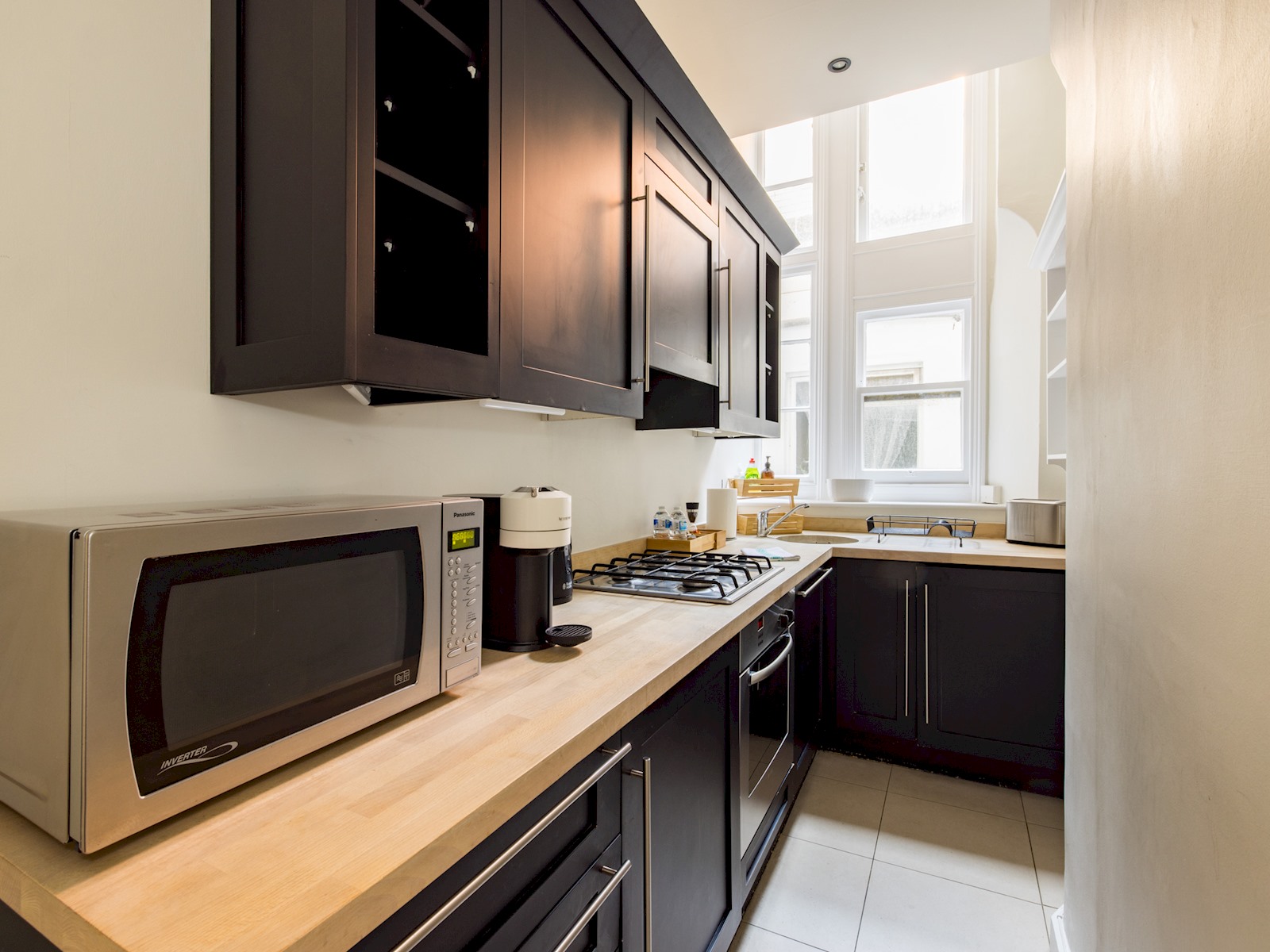 View Sophisticated Studio in South Kensington - Pass the Keys in Flat 4, 65 Harrington Gardens, London, SW7 4JZ SW7 4JZ Sophisticated Studio in South Kensington - Pass the Keys in Flat 4, 65 Harrington Gardens, London, SW7 4JZ SW7 4JZ - Property image 11 - VivreStays