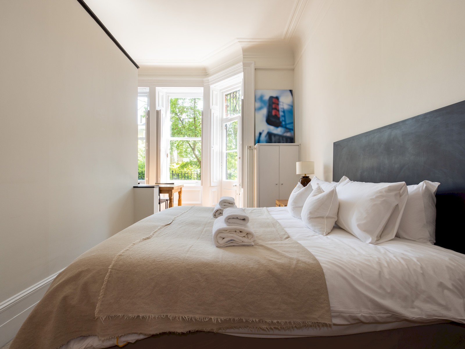 View Sophisticated Studio in South Kensington - Pass the Keys in Flat 4, 65 Harrington Gardens, London, SW7 4JZ SW7 4JZ Sophisticated Studio in South Kensington - Pass the Keys in Flat 4, 65 Harrington Gardens, London, SW7 4JZ SW7 4JZ - Property image 18 - VivreStays