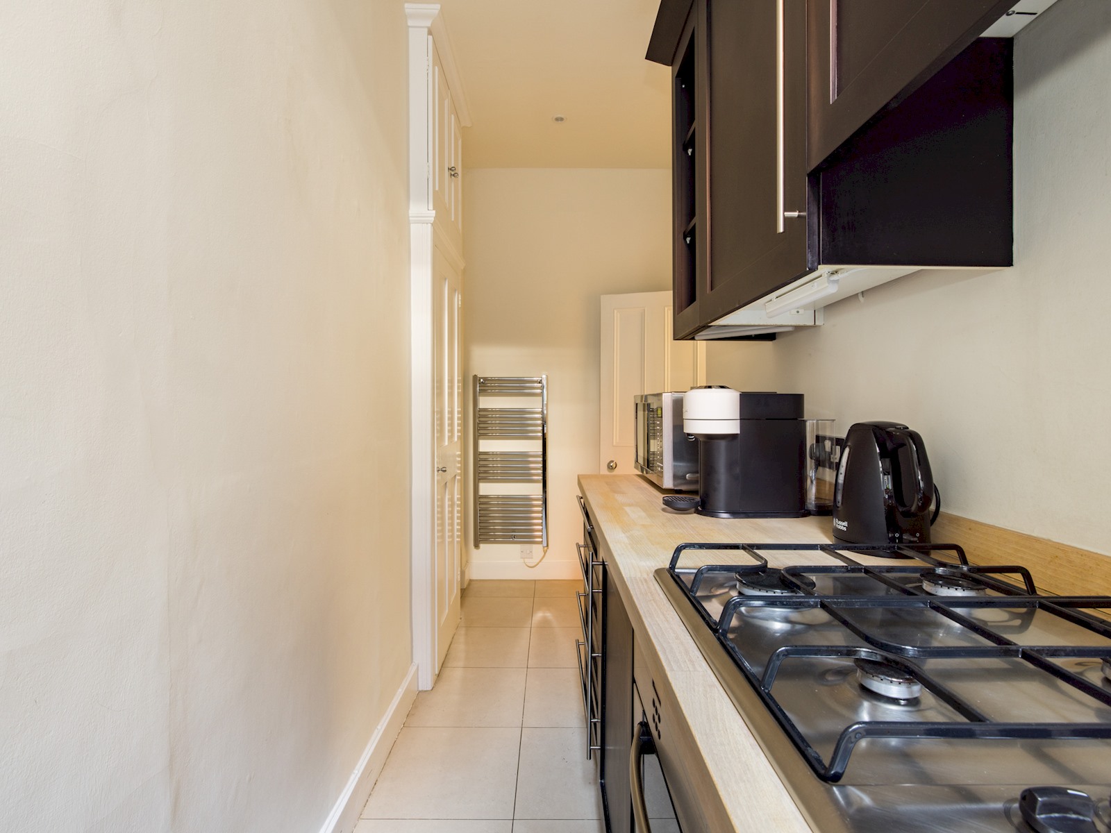 View Sophisticated Studio in South Kensington - Pass the Keys in Flat 4, 65 Harrington Gardens, London, SW7 4JZ SW7 4JZ Sophisticated Studio in South Kensington - Pass the Keys in Flat 4, 65 Harrington Gardens, London, SW7 4JZ SW7 4JZ - Property image 13 - VivreStays