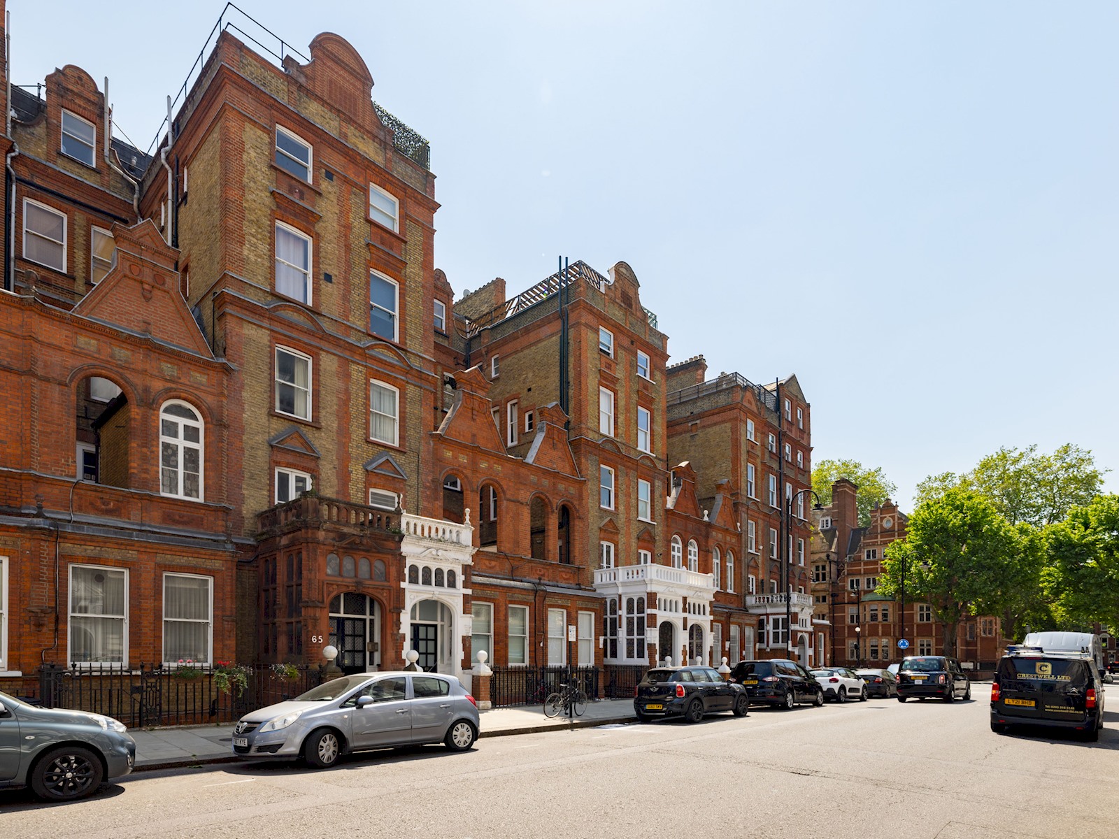 View Sophisticated Studio in South Kensington - Pass the Keys in Flat 4, 65 Harrington Gardens, London, SW7 4JZ SW7 4JZ Sophisticated Studio in South Kensington - Pass the Keys in Flat 4, 65 Harrington Gardens, London, SW7 4JZ SW7 4JZ - Property image 29 - VivreStays