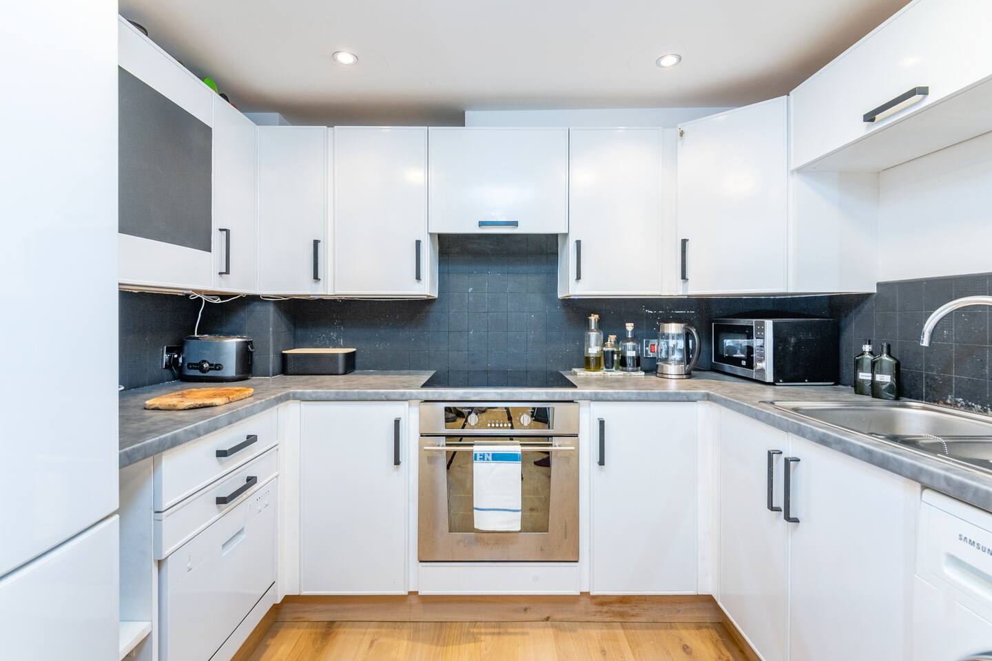 Flat 8, Bishophill · Stunning 1-Bed Flat within York's City Walls - Pass the Keys in Flat 8, 11-13 Bishophill Senior YO1 6BD - Property image 19 - VivreStays
