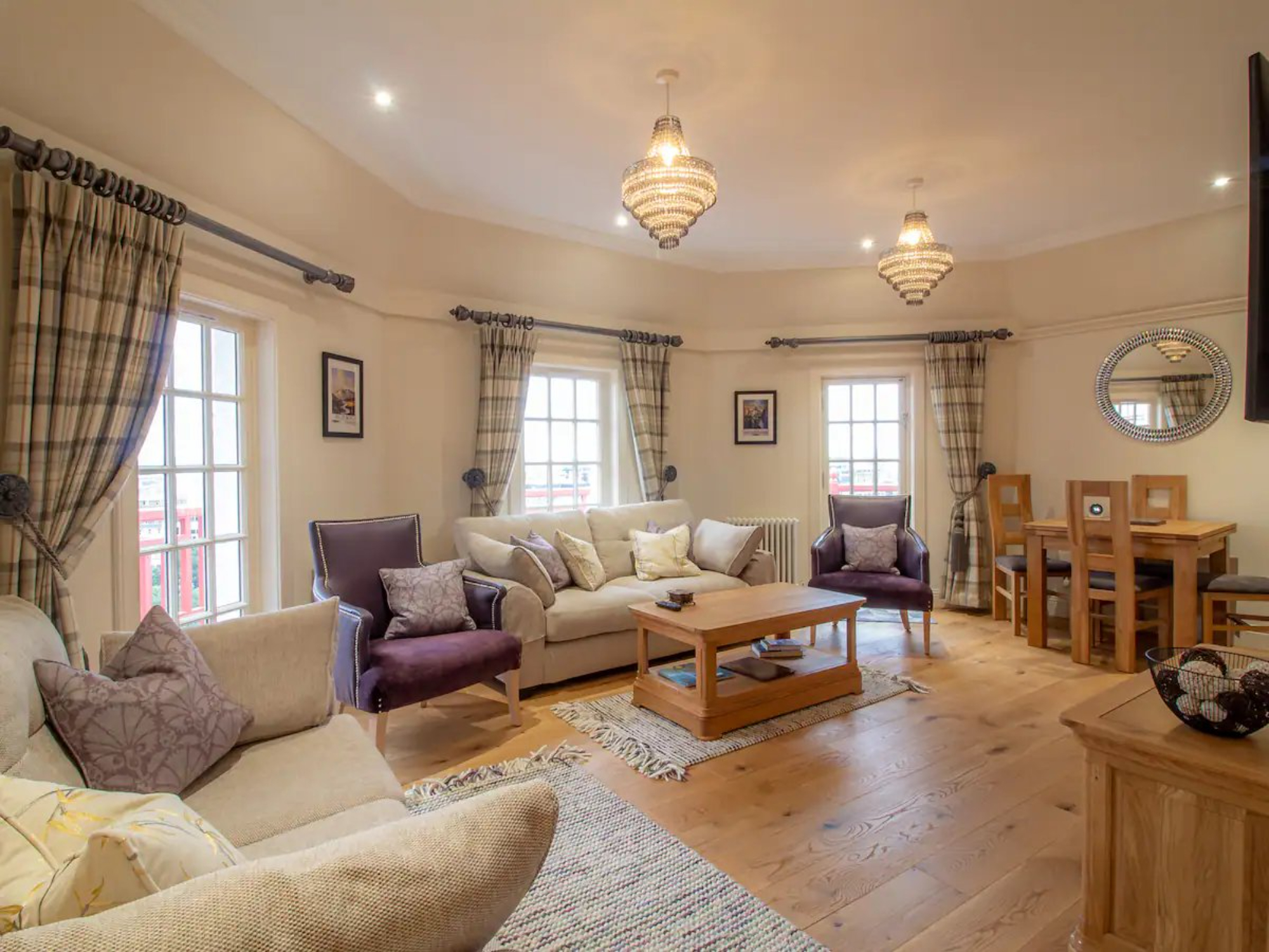 Historic Ramsay Garden Apt With Balcony Views - Pass the Keys serviced apartment - UK - VivreStays