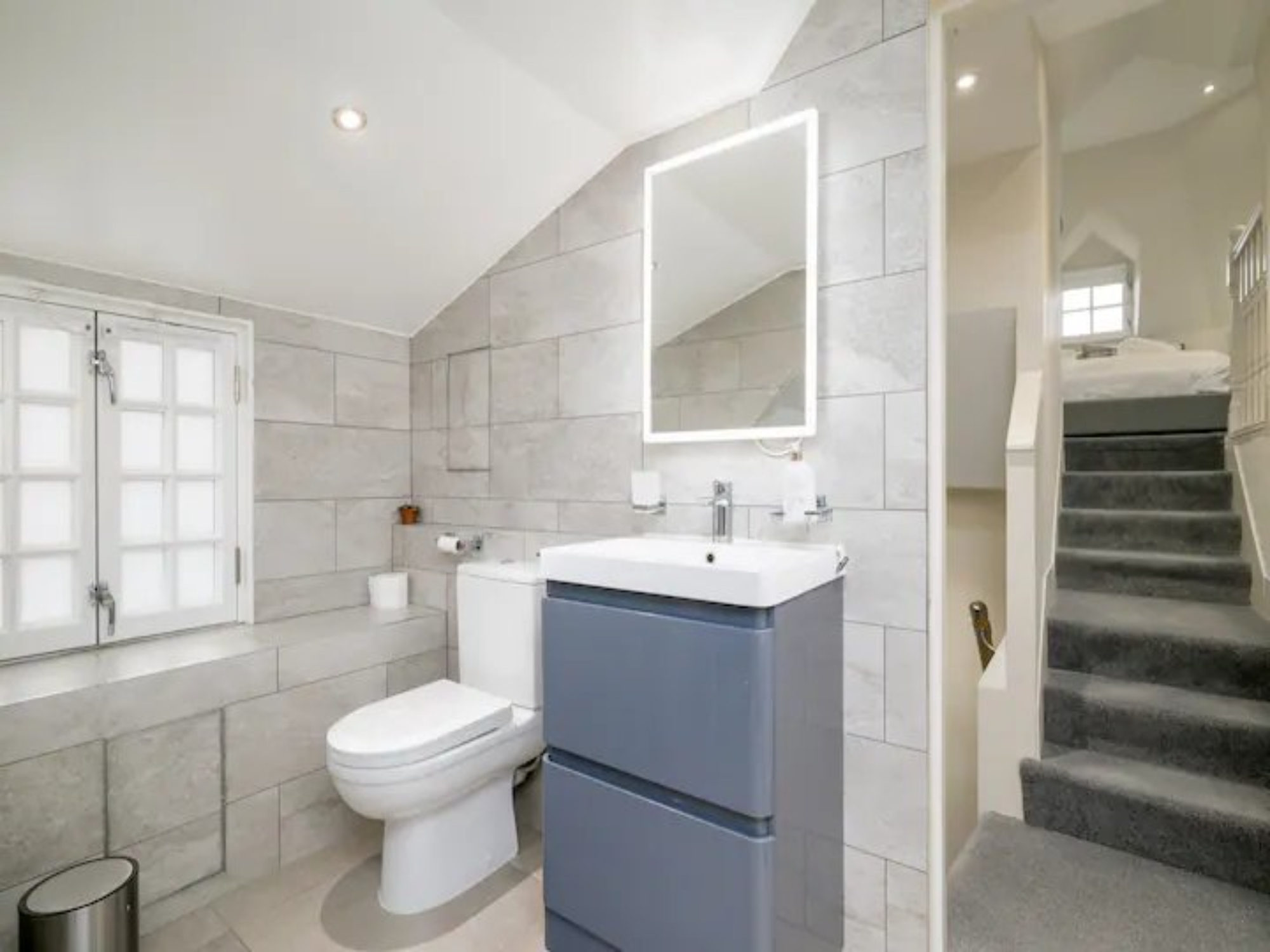 Historic Ramsay Garden Apt With Balcony Views - Pass the Keys in 5/4 Ramsay Gardens, EH1 2NA EH1 2NA - Property image 75 - VivreStays