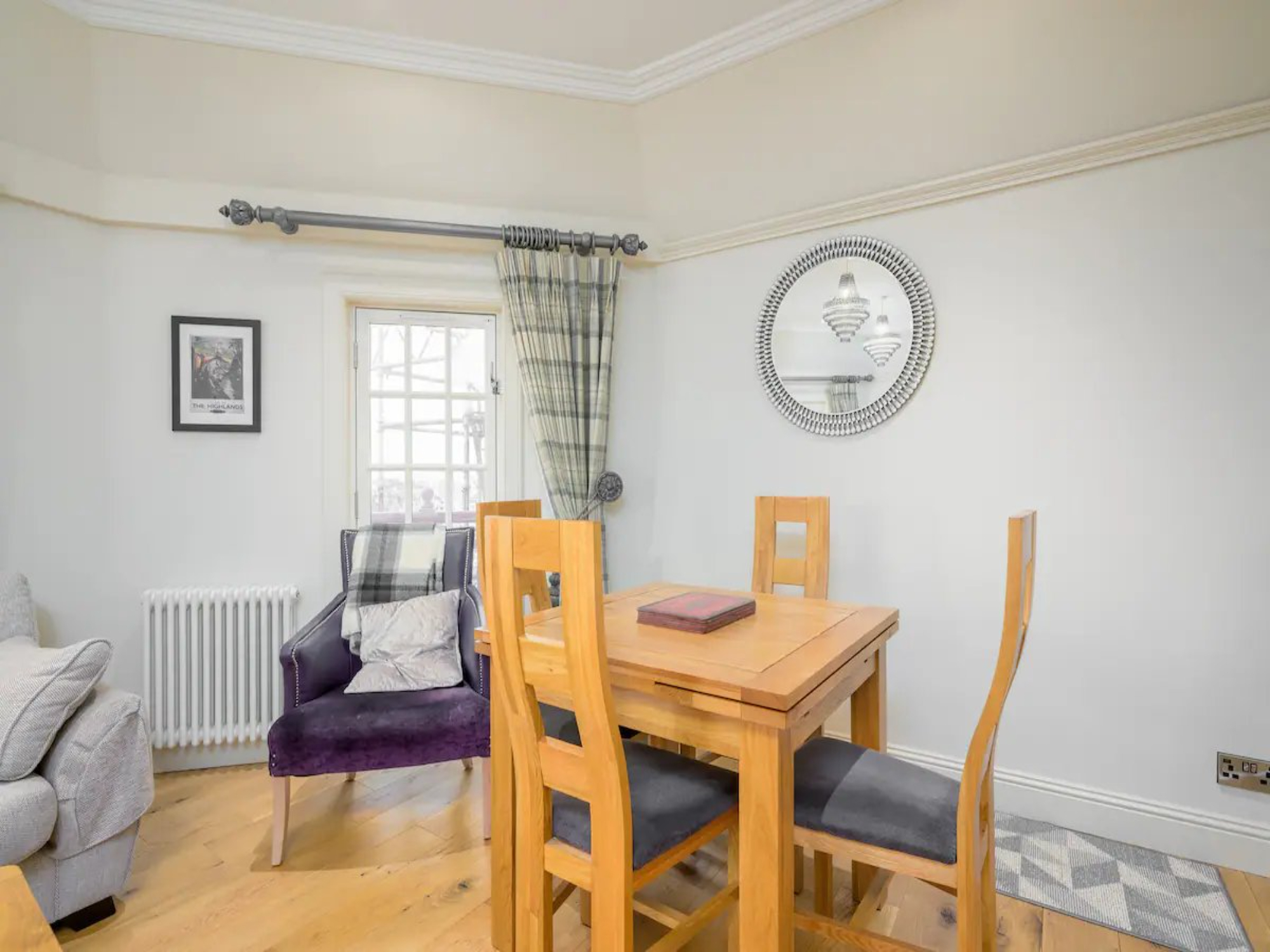Historic Ramsay Garden Apt With Balcony Views - Pass the Keys in 5/4 Ramsay Gardens, EH1 2NA EH1 2NA - Property image 7 - VivreStays