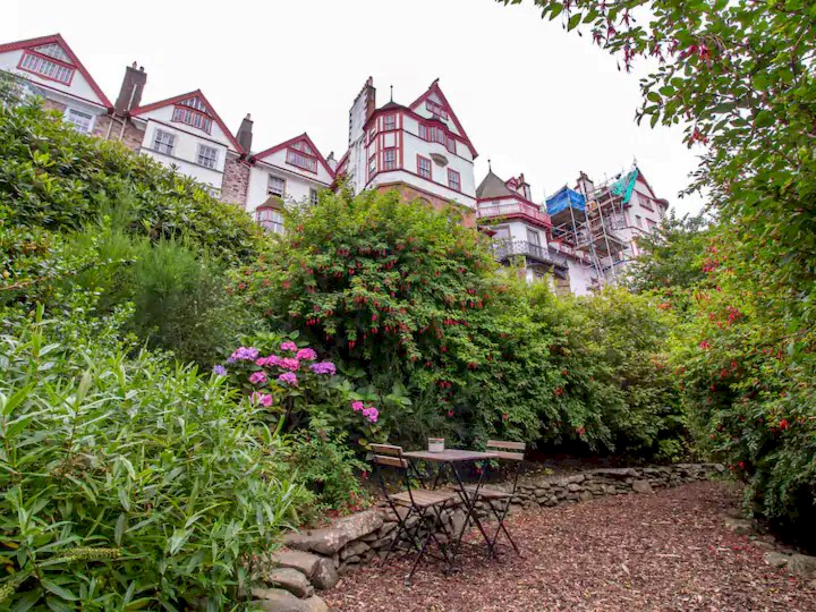 Historic Ramsay Garden Apt With Balcony Views - Pass the Keys in 5/4 Ramsay Gardens, EH1 2NA EH1 2NA - Property image 17 - VivreStays
