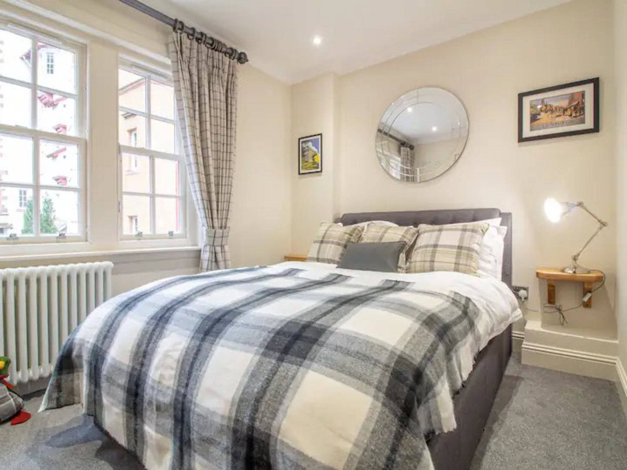 Historic Ramsay Garden Apt With Balcony Views - Pass the Keys in 5/4 Ramsay Gardens, EH1 2NA EH1 2NA - Property image 15 - VivreStays