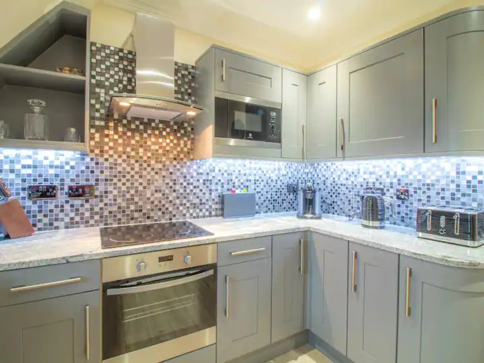 Historic Ramsay Garden Apt With Balcony Views - Pass the Keys in 5/4 Ramsay Gardens, EH1 2NA EH1 2NA - Property image 27 - VivreStays