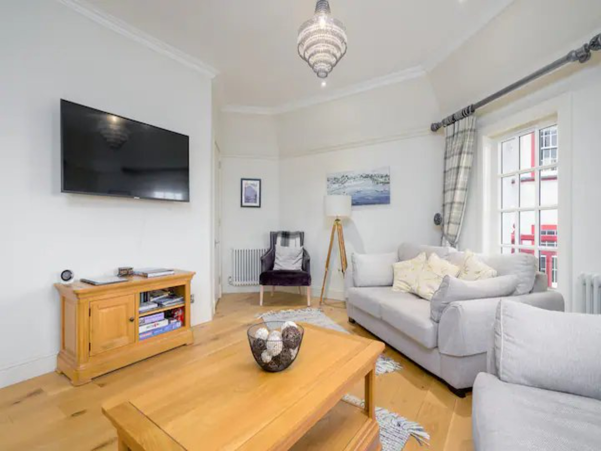 Historic Ramsay Garden Apt With Balcony Views - Pass the Keys in 5/4 Ramsay Gardens, EH1 2NA EH1 2NA - Property image 4 - VivreStays