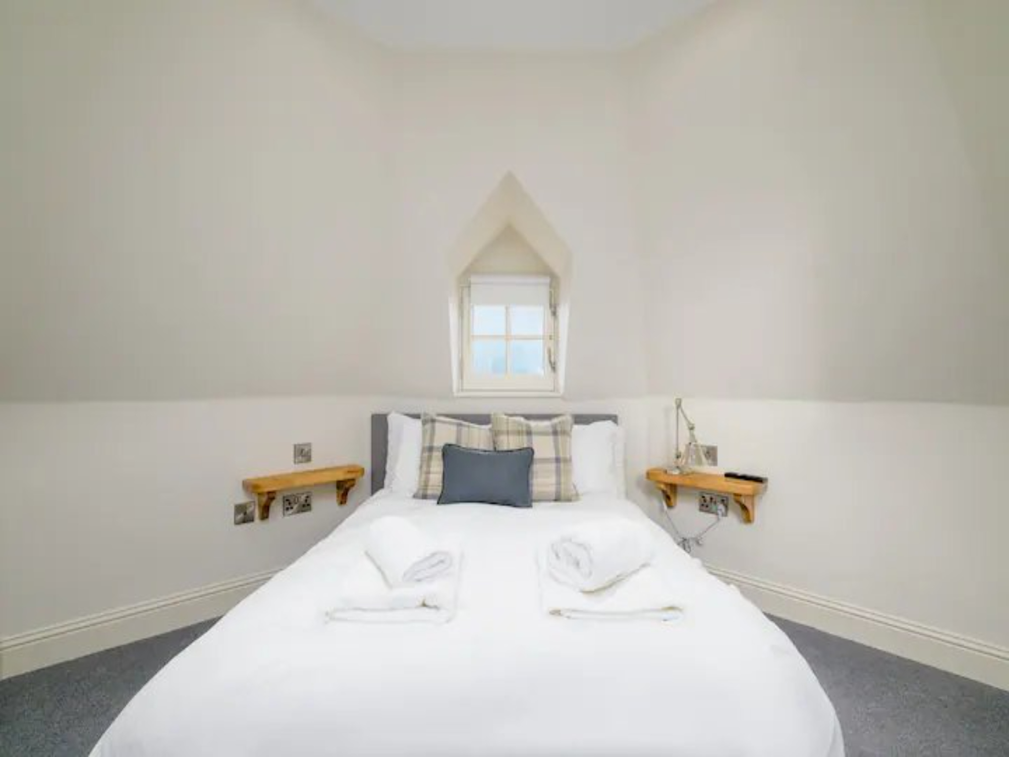 Historic Ramsay Garden Apt With Balcony Views - Pass the Keys in 5/4 Ramsay Gardens, EH1 2NA EH1 2NA - Property image 48 - VivreStays